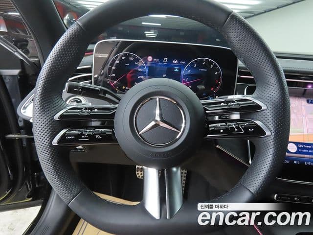 Mercedes-Benz E-Class 2025 — ფოტო 6/20
