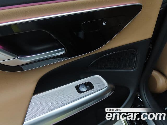 Mercedes-Benz E-Class 2025 — ფოტო 11/20