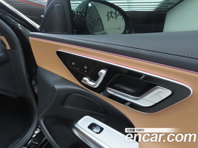 Mercedes-Benz E-Class 2025 — ფოტო 14/20