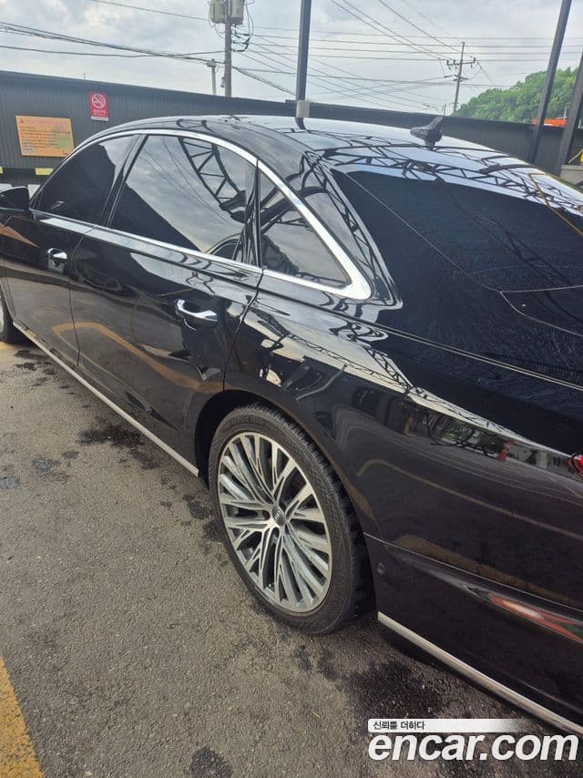 Audi A8 2020 — ფოტო 2/12