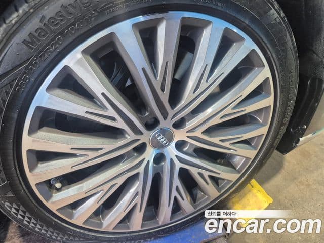 Audi A8 2020 — ფოტო 5/12