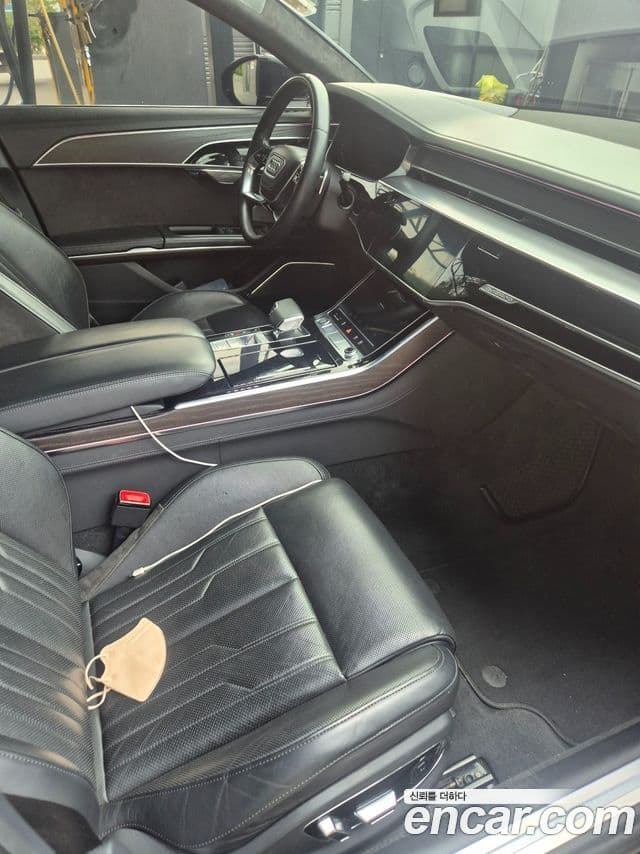 Audi A8 2020 — ფოტო 8/12