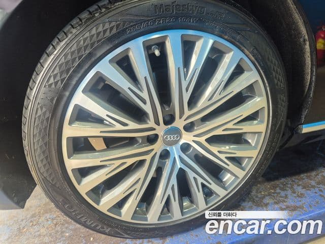 Audi A8 2020 — ფოტო 12/12