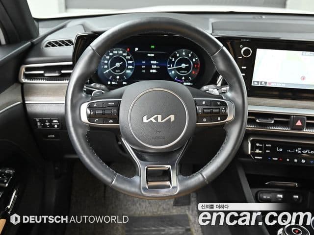 Kia K5 2021 — ფოტო 16/20