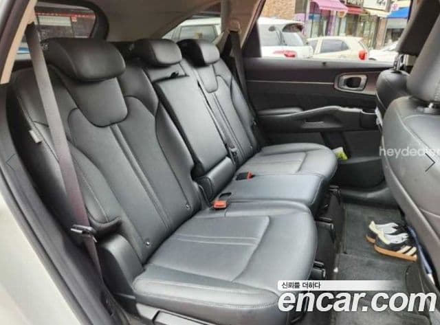 Kia Sorento 2024 — Фото 12/14