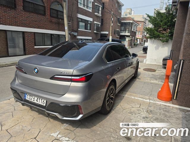 BMW 7 Series 2023 — ფოტო 2/14