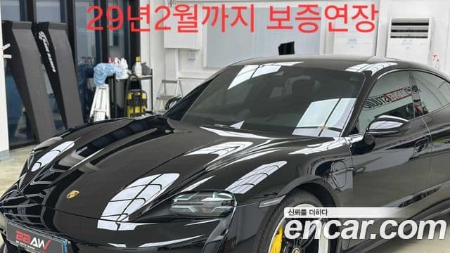 Porsche Taycan 2021 — Photo 1/20