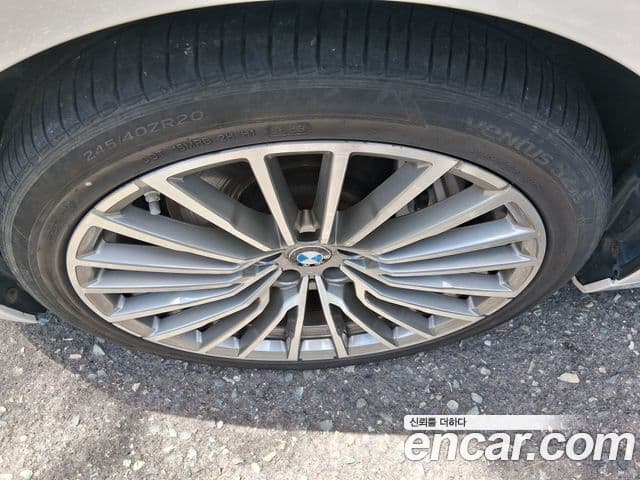 BMW 7 Series 2021 — ფოტო 20/20