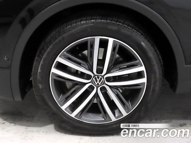 Volkswagen Tiguan Allspace 2023 — Photo 16/20