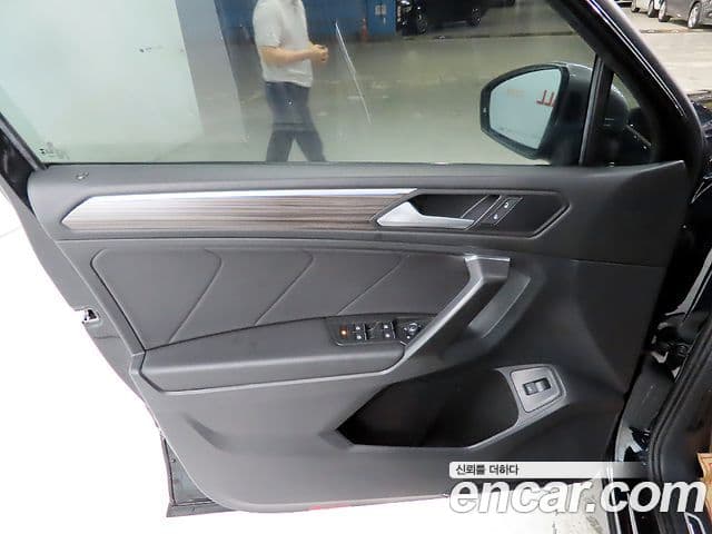 Volkswagen Tiguan Allspace 2023 — Photo 4/20