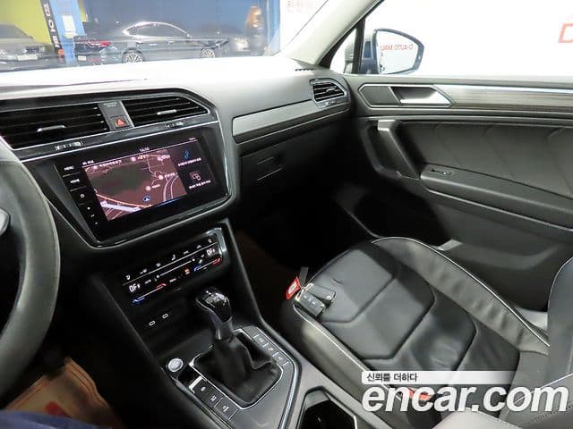 Volkswagen Tiguan Allspace 2023 — Photo 9/20