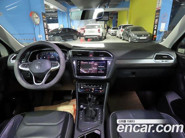 Volkswagen Tiguan Allspace 2023 — Photo 13/20