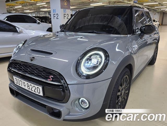 Mini Cooper S 2020 — ფოტო 10/20