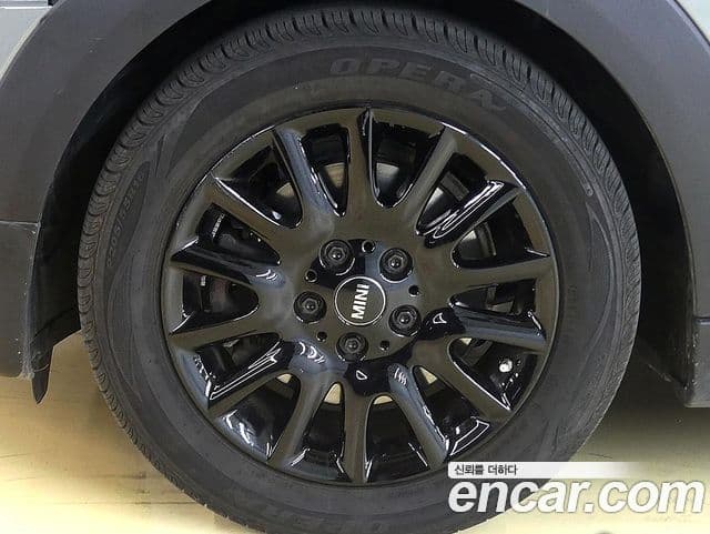 Mini Cooper S 2020 — ფოტო 7/20