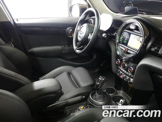 Mini Cooper S 2020 — фото 20 из 20