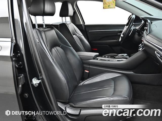 Hyundai Sonata 2022 — ფოტო 9/20