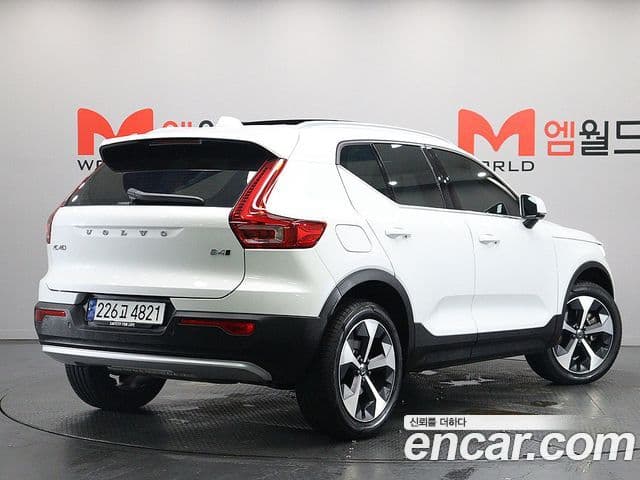 Volvo XC40 2024 — ფოტო 2/9