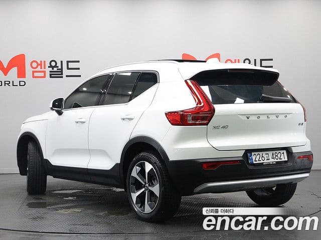 Volvo XC40 2024 — ფოტო 3/9
