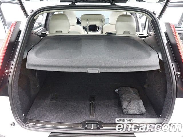 Volvo XC40 2024 — ფოტო 4/9