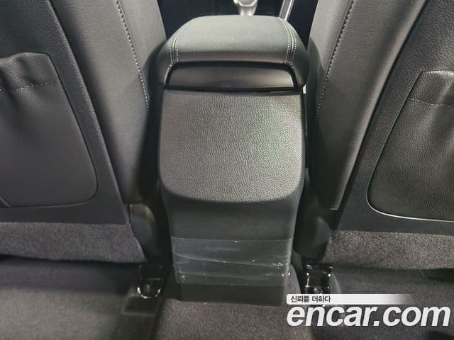 Kia Seltos 2025 — ფოტო 17/20