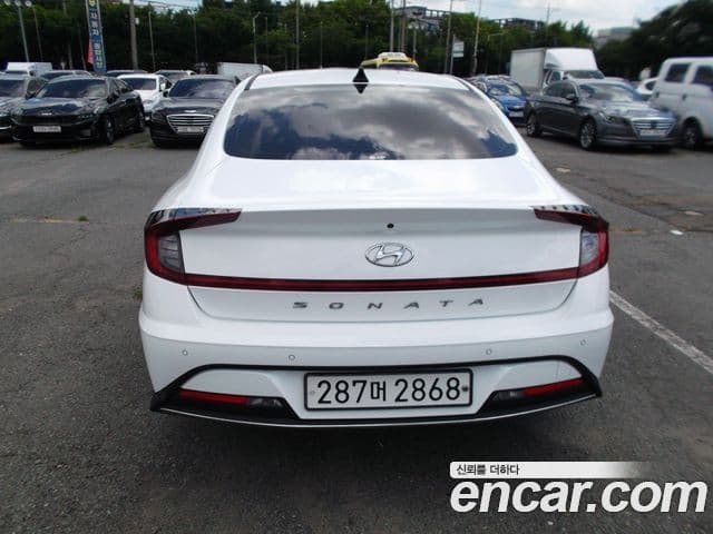 Hyundai Sonata 2022 — ფოტო 3/19