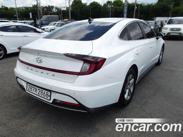 Hyundai Sonata 2022 — ფოტო 4/19