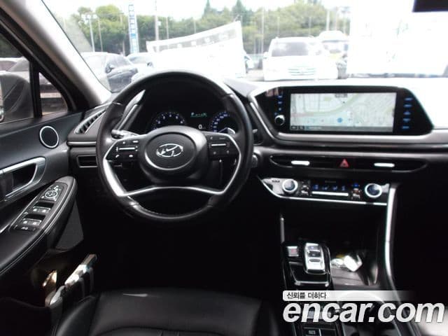 Hyundai Sonata 2022 — ფოტო 6/19