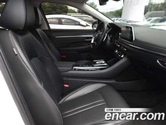 Hyundai Sonata 2022 — ფოტო 8/19