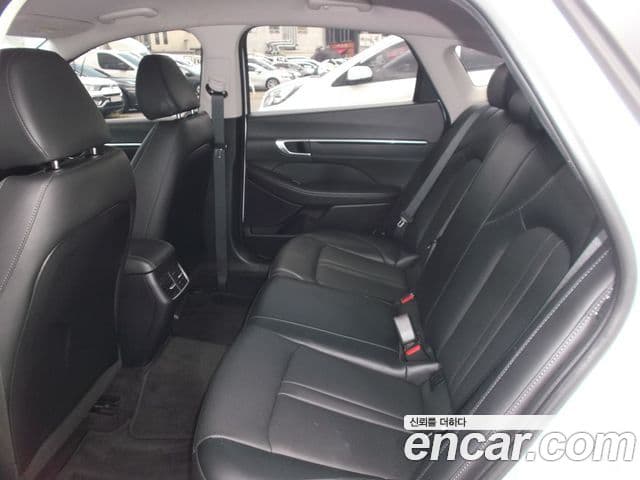 Hyundai Sonata 2022 — ფოტო 15/19