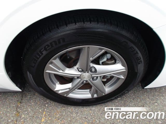 Hyundai Sonata 2022 — ფოტო 17/19