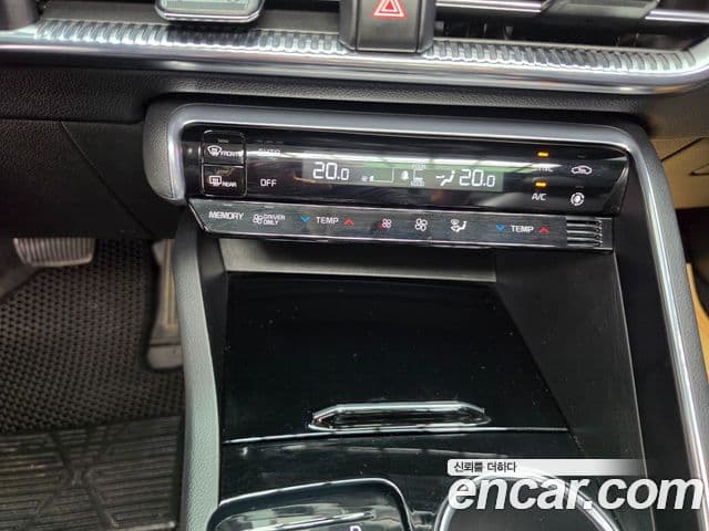 Kia K5 2022 — ფოტო 18/20