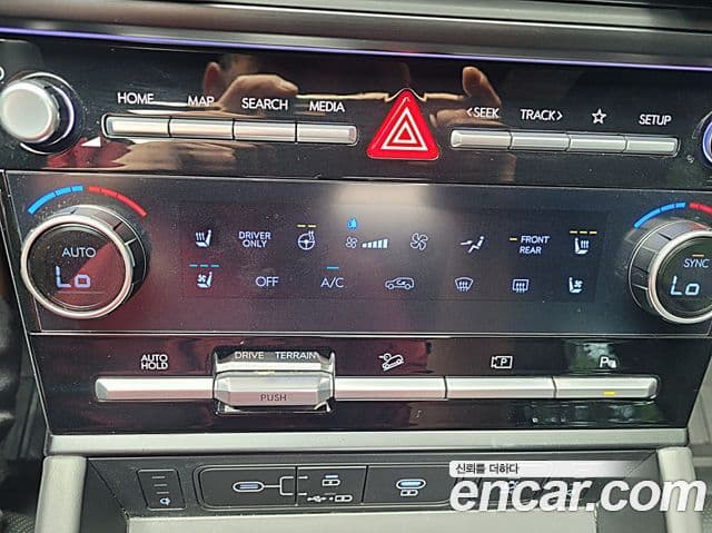 Hyundai Santa Fe 2024 — ფოტო 16/20
