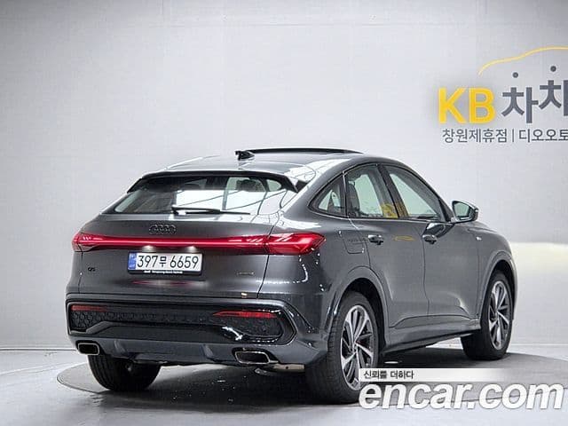 Audi Q5 2025 — ფოტო 1/20