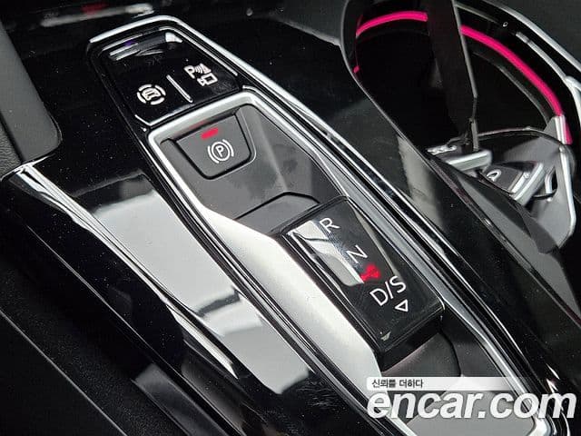 Audi Q5 2025 — ფოტო 8/20