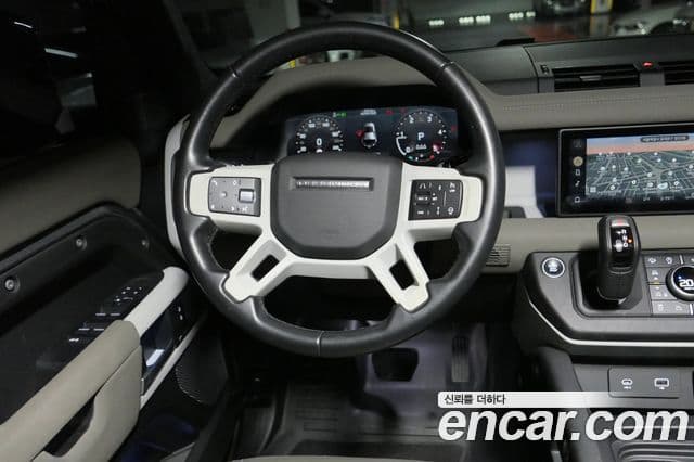 Land Rover Defender 2021 — Photo 4/19