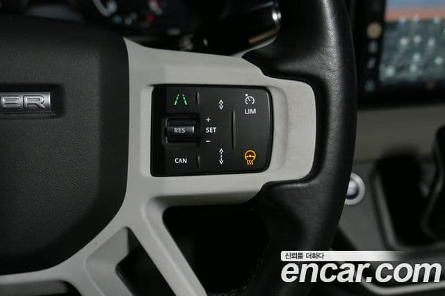 Land Rover Defender 2021 — Photo 10/19