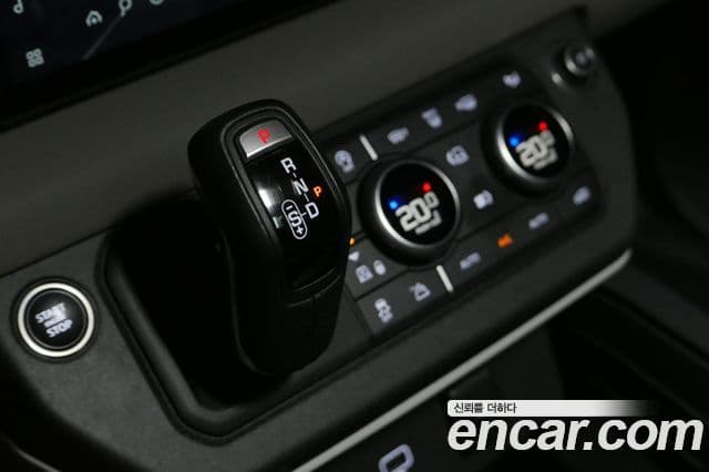 Land Rover Defender 2021 — Photo 11/19