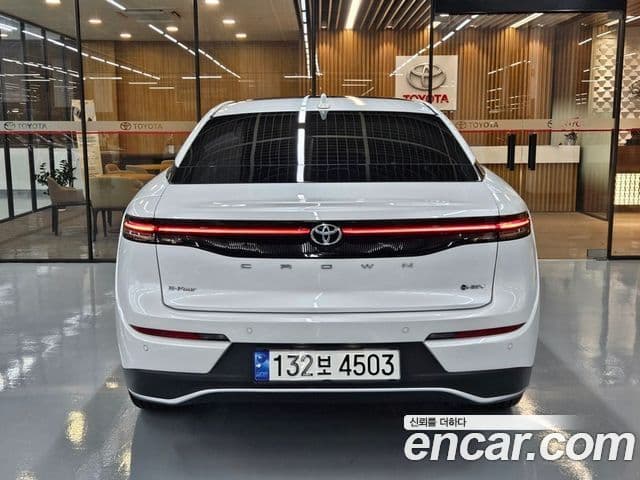 Toyota Crown Crossover 2024 — Şəkil 3/19