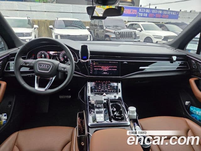 Audi Q7 2023 — ფოტო 10/18