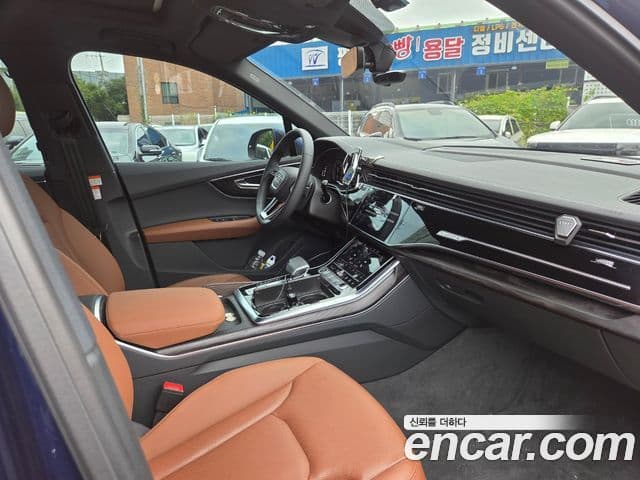 Audi Q7 2023 — ფოტო 15/18