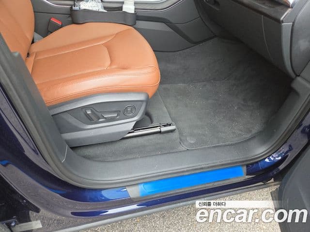 Audi Q7 2023 — ფოტო 17/18
