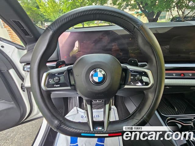 BMW 5 Series 2025 — Фото 13/20