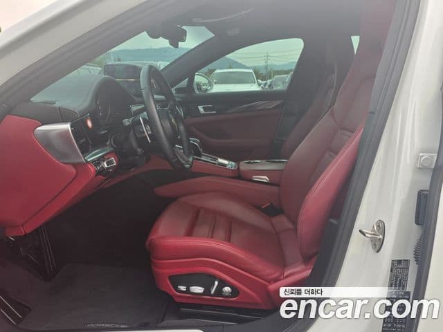 Porsche Panamera 2021 — Photo 1/19