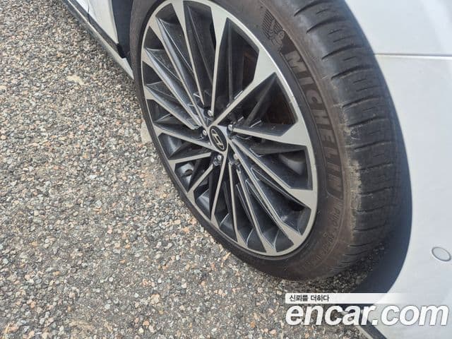 Hyundai Grandeur 2022 — ფოტო 5/16