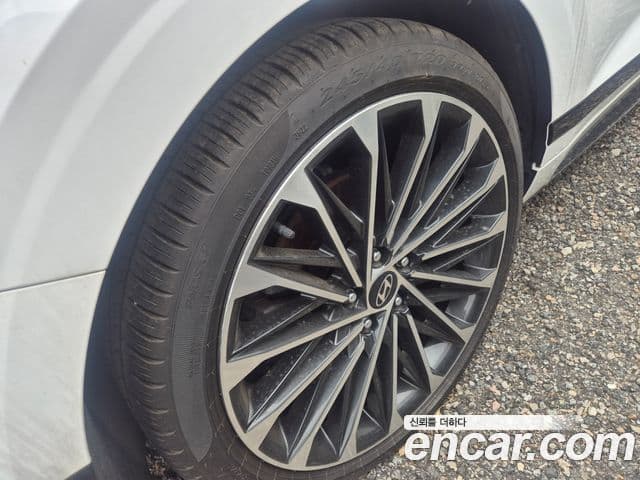 Hyundai Grandeur 2022 — ფოტო 15/16