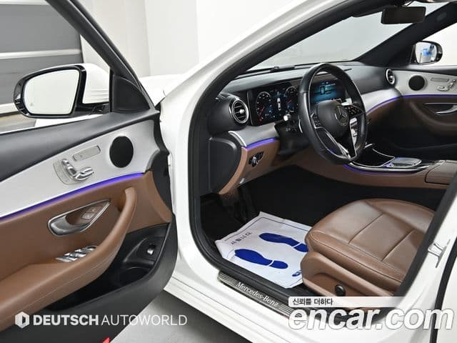 Mercedes-Benz E-Class 2021 — ფოტო 10/20