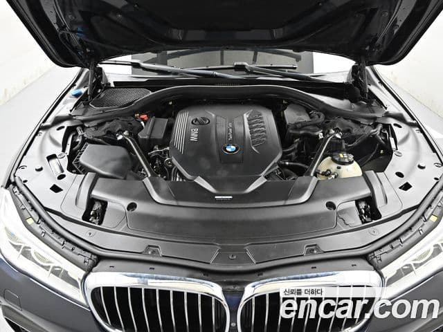 BMW 7 Series 2018 — фото 5 из 20