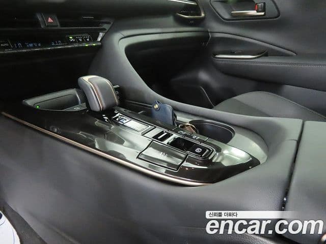 Toyota Crown Crossover 2024 — Şəkil 11/20