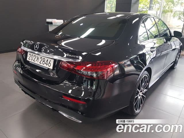 Mercedes-Benz E-Class 2022 — Şəkil 1/18