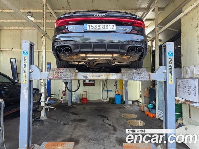 Audi A7 2021 — Şəkil 1/3